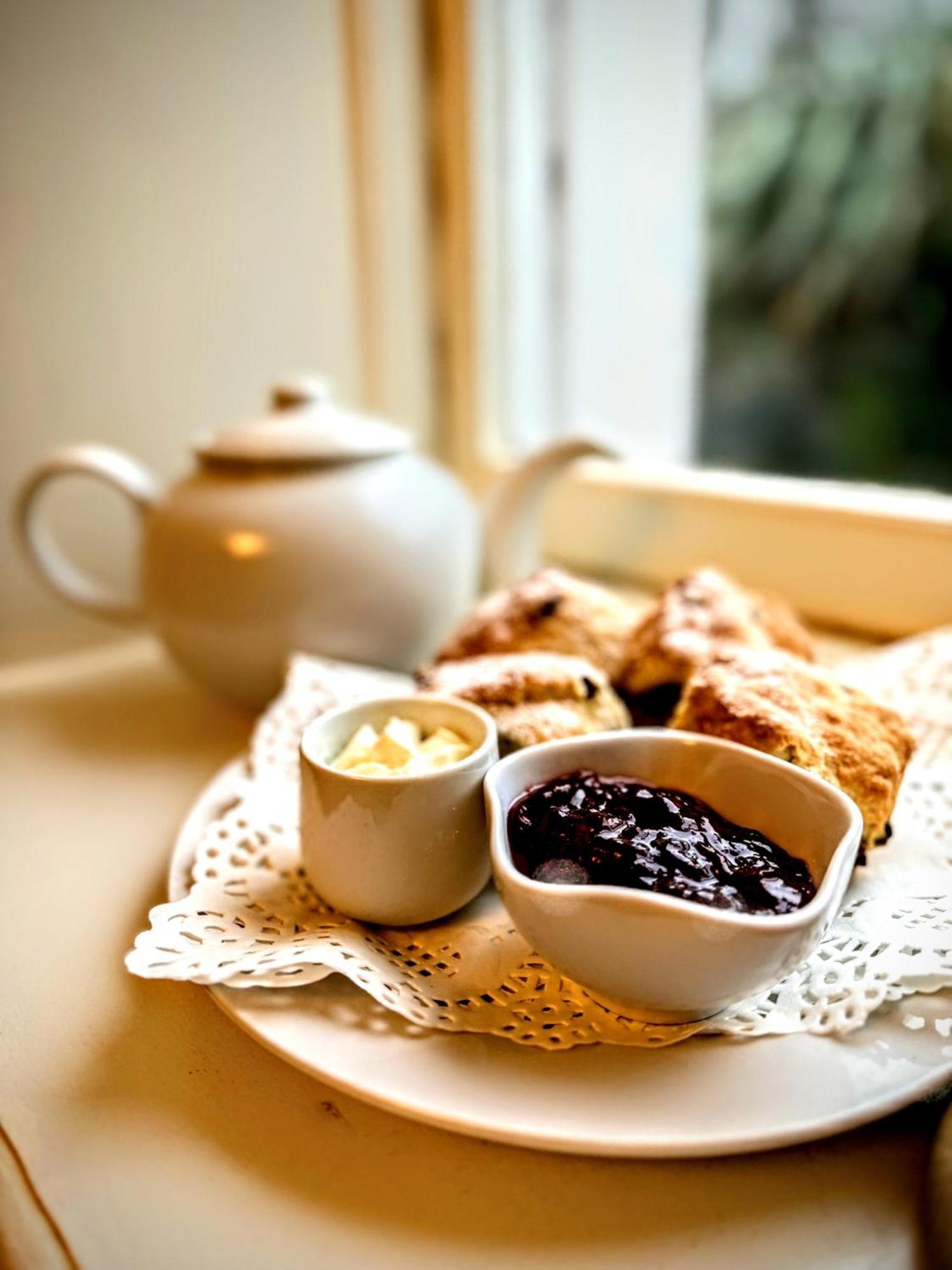 Clone Country House Aughrim Esterno foto Tea and scones