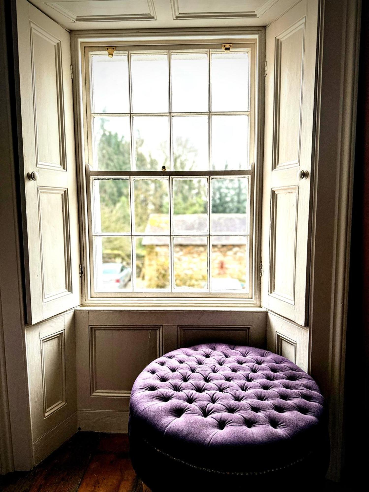 Clone Country House Aughrim Esterno foto The window of the room where the body of Mary Shelley was discovered