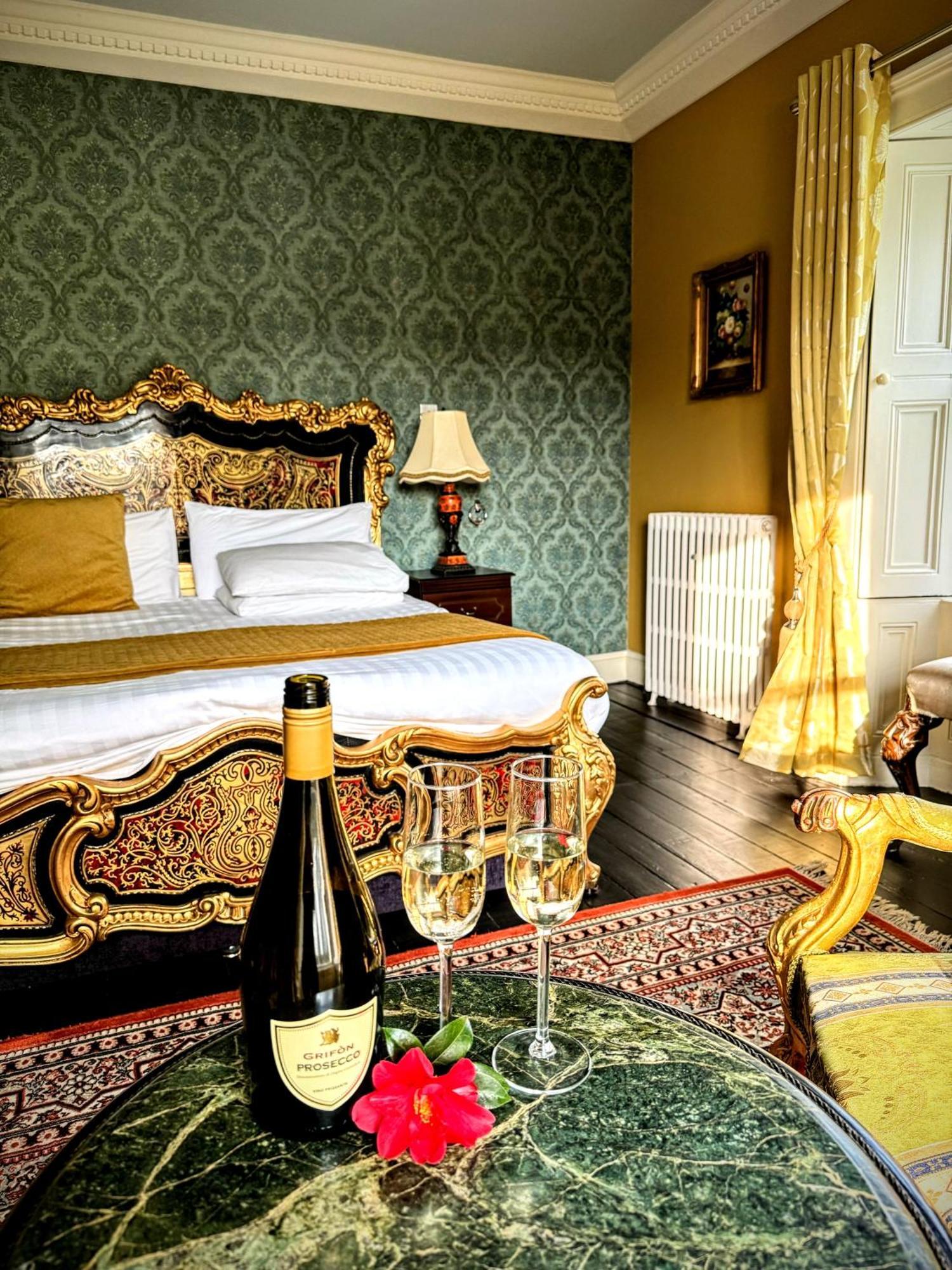 Clone Country House Aughrim Esterno foto A bedroom at the hotel