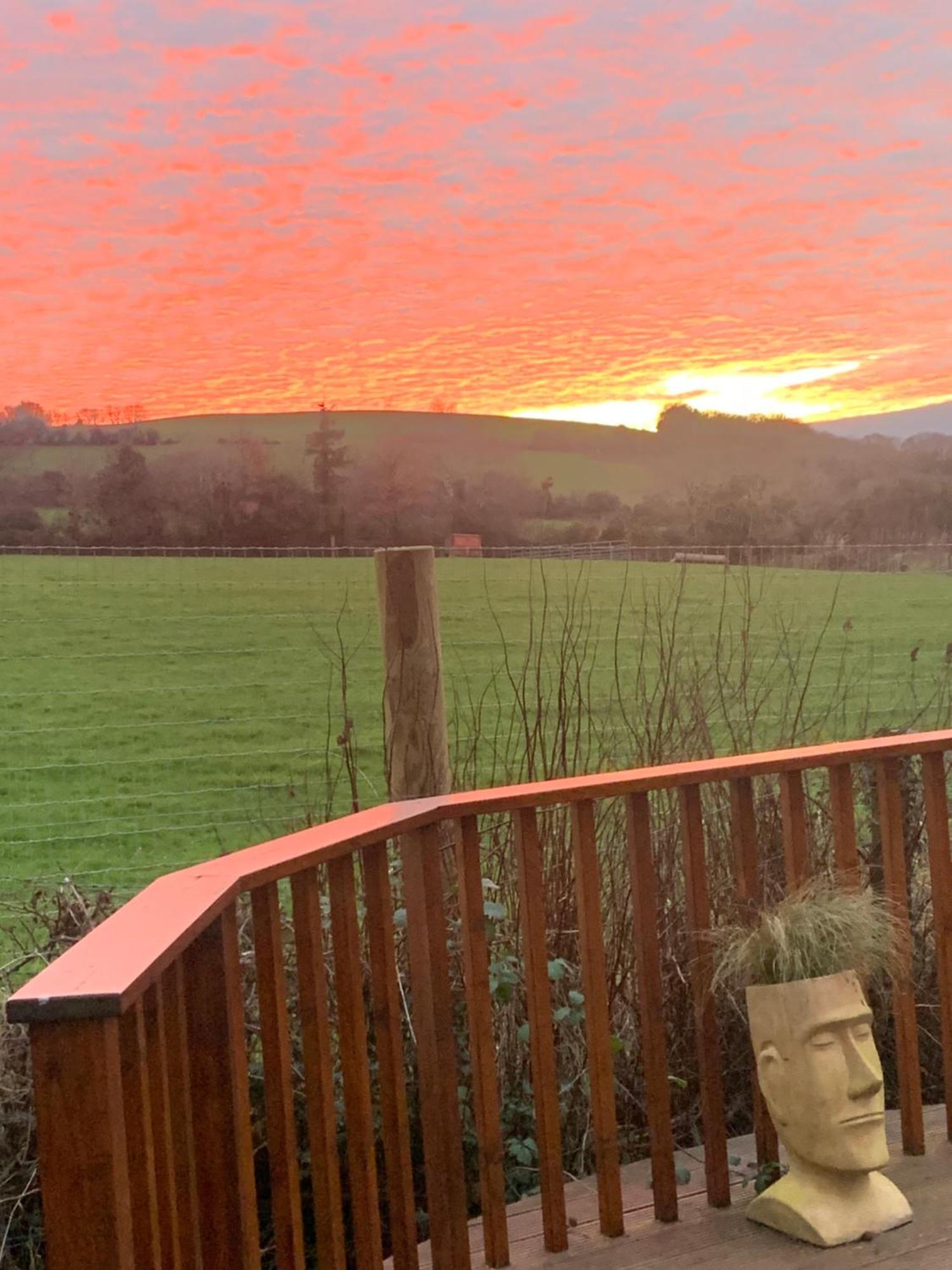 Clone Country House Aughrim Esterno foto Sunset over the Blackdown Way