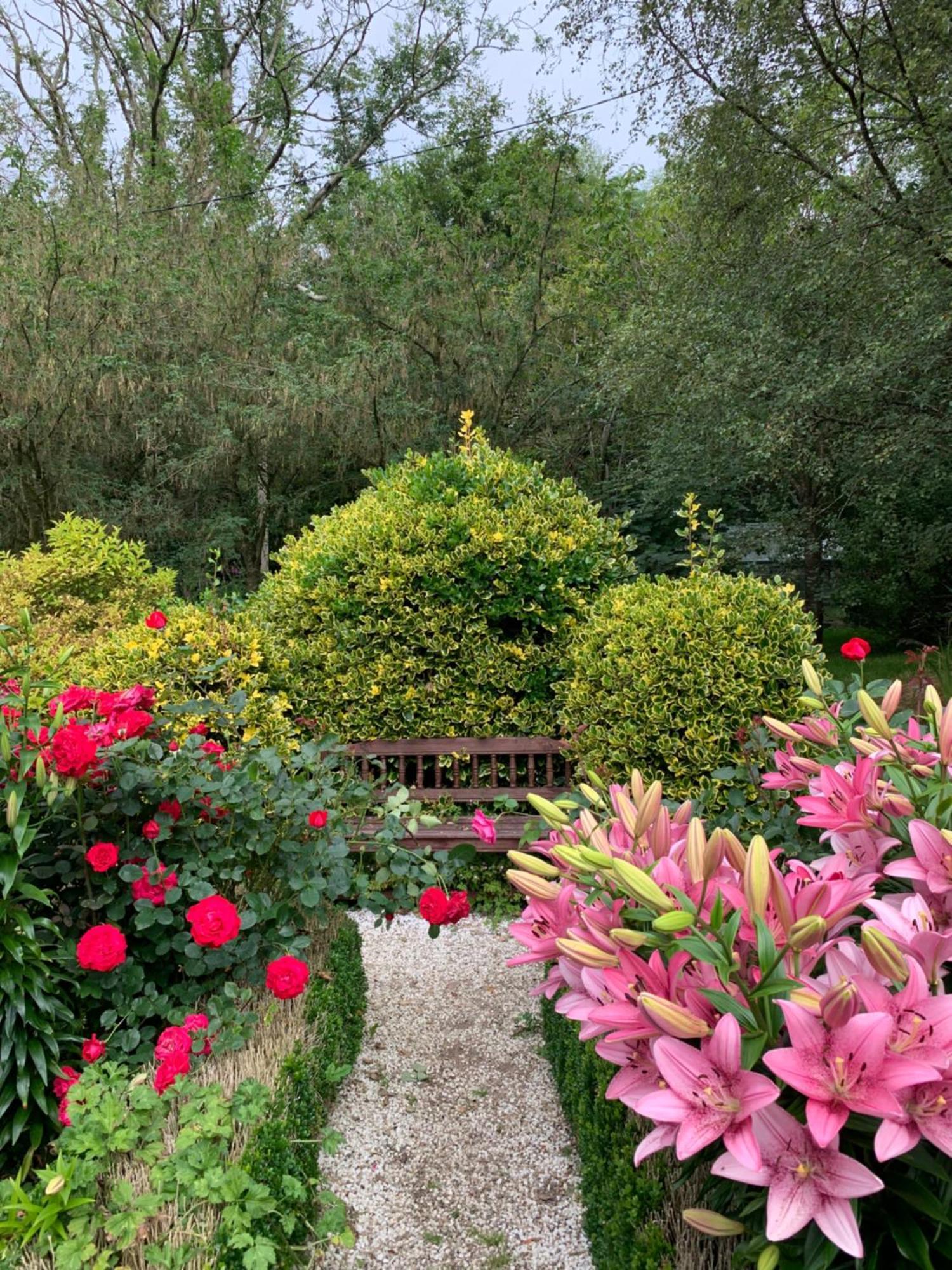 Clone Country House Aughrim Esterno foto The gardens at the centre